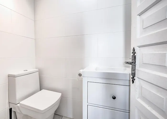 Townhouse In Capistrano Village With 2 Pool Areas