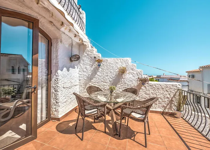 Townhouse In Capistrano Village With 2 Pool Areas Nerja