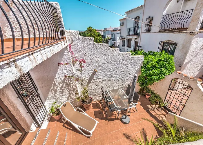 Townhouse In Capistrano Village With 2 Pool Areas Nerja