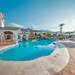 Hébergement de vacances Townhouse In Capistrano Village With 2 Pool Areas Nerja