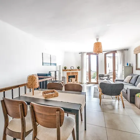 Nyaraló Townhouse In Capistrano Village With 2 Pool Areas Nerja