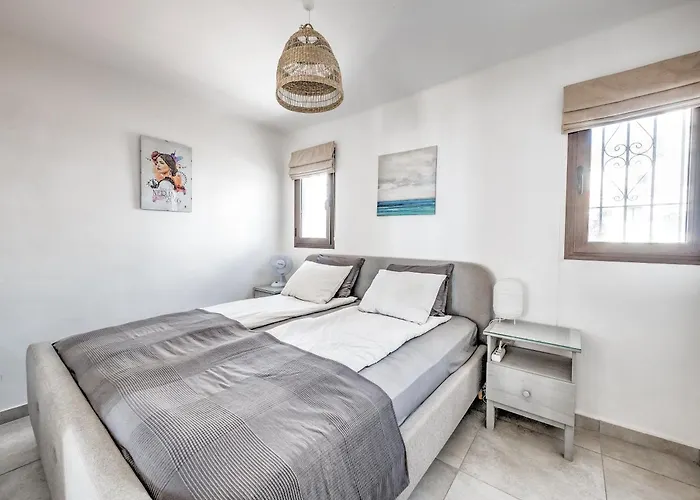 Townhouse In Capistrano Village With 2 Pool Areas