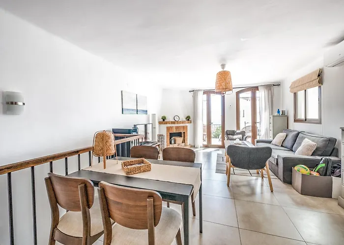 Tatil Evi Townhouse In Capistrano Village With 2 Pool Areas Nerja